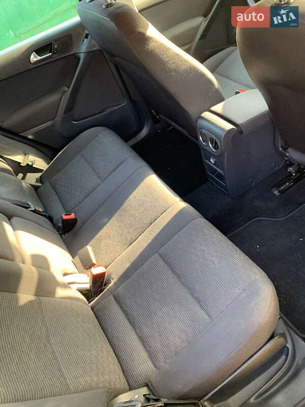 Внедорожник / Кроссовер Volkswagen Tiguan 2011 в Харькове