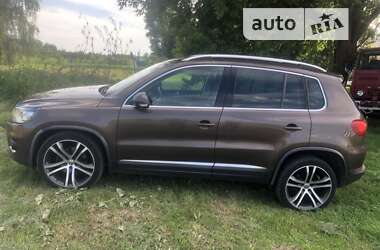 Внедорожник / Кроссовер Volkswagen Tiguan 2011 в Житомире