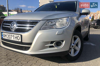 Внедорожник / Кроссовер Volkswagen Tiguan 2010 в Житомире