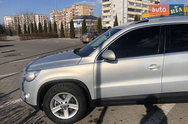 Позашляховик / Кросовер Volkswagen Tiguan 2010 в Житомирі