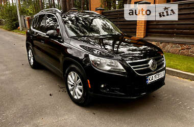 Позашляховик / Кросовер Volkswagen Tiguan 2011 в Києві