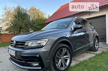 Позашляховик / Кросовер Volkswagen Tiguan 2018 в Івано-Франківську