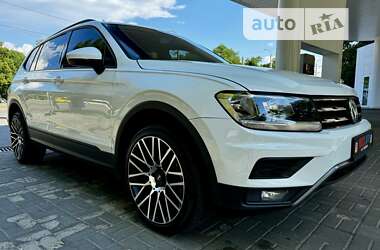 Позашляховик / Кросовер Volkswagen Tiguan 2017 в Дніпрі