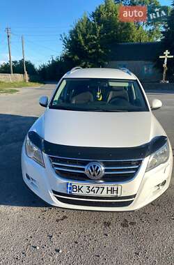 Внедорожник / Кроссовер Volkswagen Tiguan 2011 в Житомире