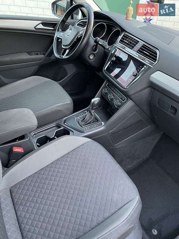 Внедорожник / Кроссовер Volkswagen Tiguan 2018 в Теофиполе