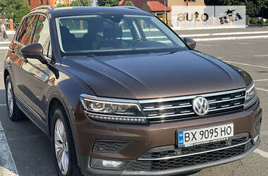 Позашляховик / Кросовер Volkswagen Tiguan 2017 в Києві