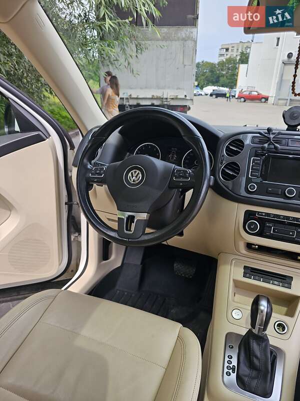 Внедорожник / Кроссовер Volkswagen Tiguan 2011 в Львове