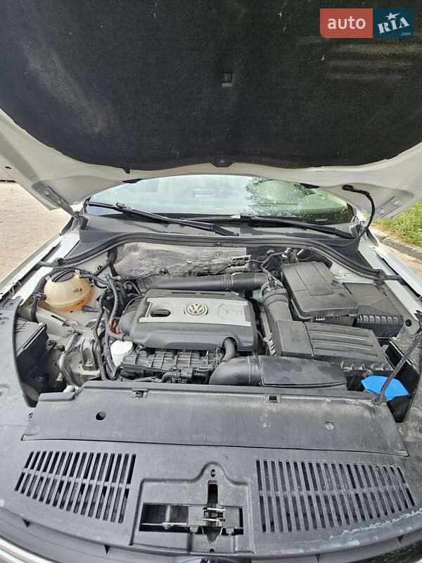 Внедорожник / Кроссовер Volkswagen Tiguan 2011 в Львове