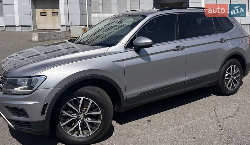 Внедорожник / Кроссовер Volkswagen Tiguan 2019 в 