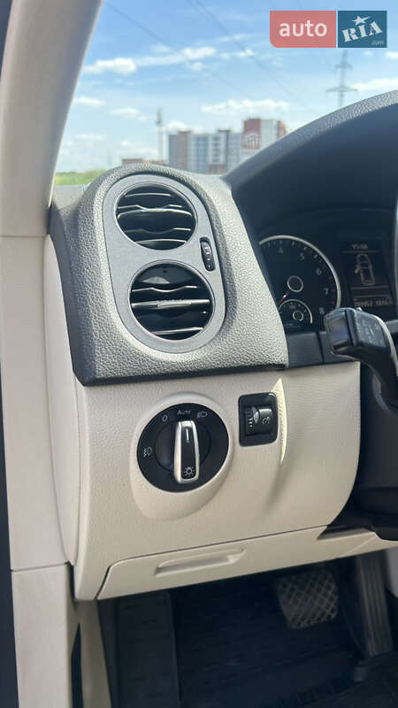 Внедорожник / Кроссовер Volkswagen Tiguan 2012 в Луцке