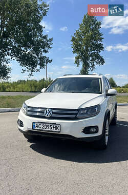 Внедорожник / Кроссовер Volkswagen Tiguan 2012 в 