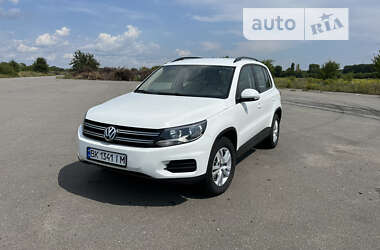 Внедорожник / Кроссовер Volkswagen Tiguan 2015 в Изяславе