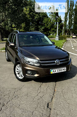 Позашляховик / Кросовер Volkswagen Tiguan 2011 в Києві