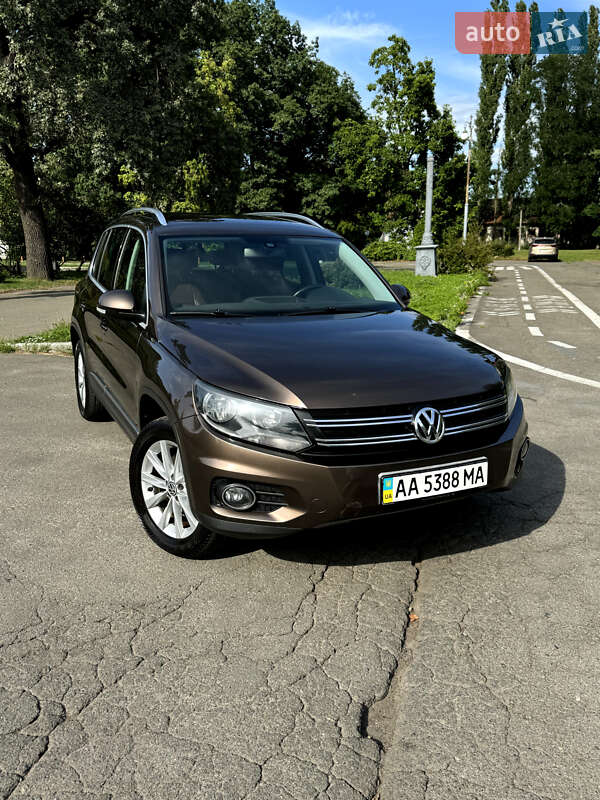 Внедорожник / Кроссовер Volkswagen Tiguan 2011 в Киеве