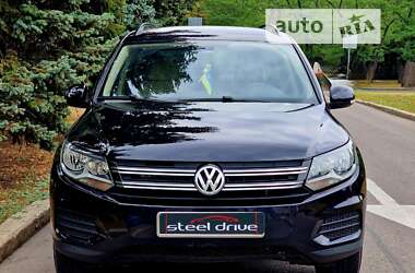 Внедорожник / Кроссовер Volkswagen Tiguan 2016 в Николаеве