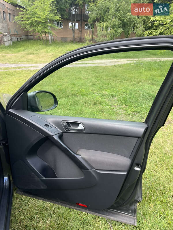 Внедорожник / Кроссовер Volkswagen Tiguan 2014 в Полтаве