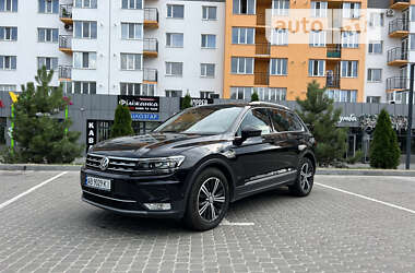 Внедорожник / Кроссовер Volkswagen Tiguan 2016 в Виннице