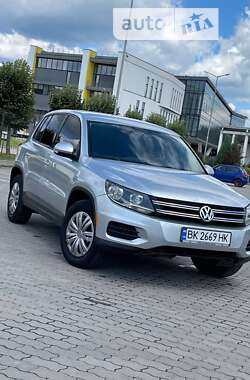 Внедорожник / Кроссовер Volkswagen Tiguan 2012 в Бродах