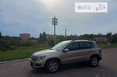 Внедорожник / Кроссовер Volkswagen Tiguan 2012 в Ровно