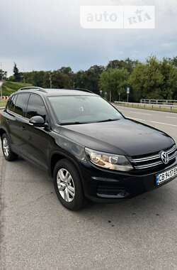 Позашляховик / Кросовер Volkswagen Tiguan 2016 в Чернігові