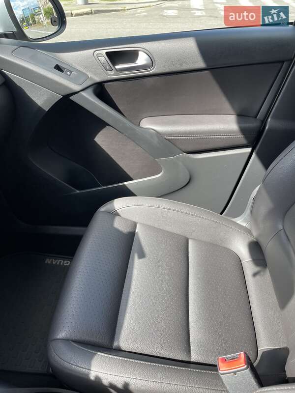 Внедорожник / Кроссовер Volkswagen Tiguan 2015 в Киеве