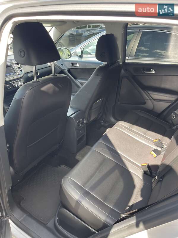 Внедорожник / Кроссовер Volkswagen Tiguan 2015 в Киеве