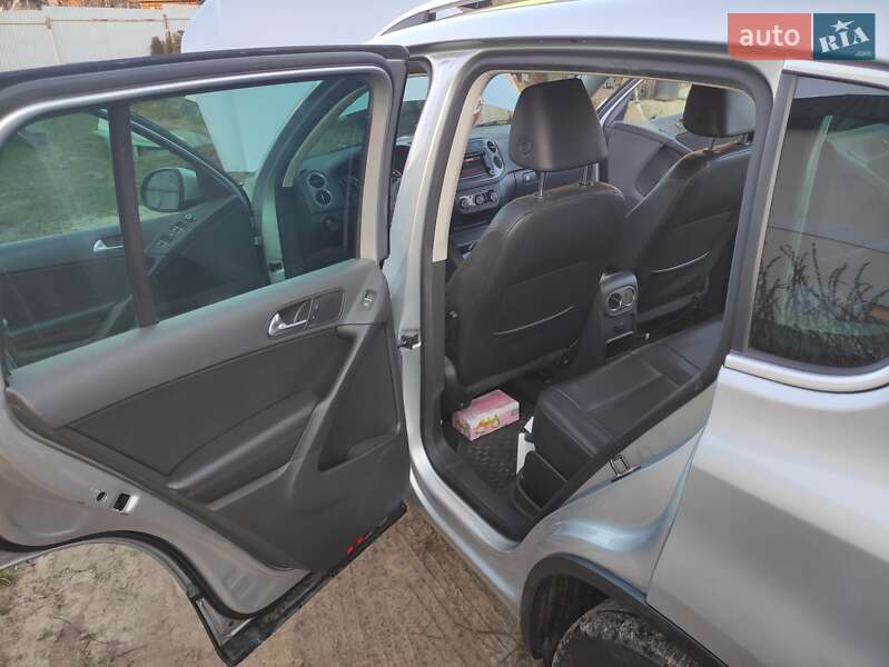 Внедорожник / Кроссовер Volkswagen Tiguan 2011 в Ужгороде