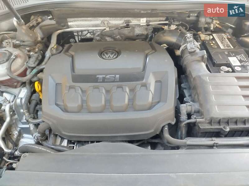 Внедорожник / Кроссовер Volkswagen Tiguan 2021 в Шполе