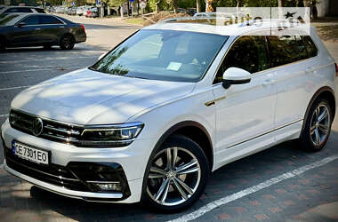 Внедорожник / Кроссовер Volkswagen Tiguan 2019 в Черновцах