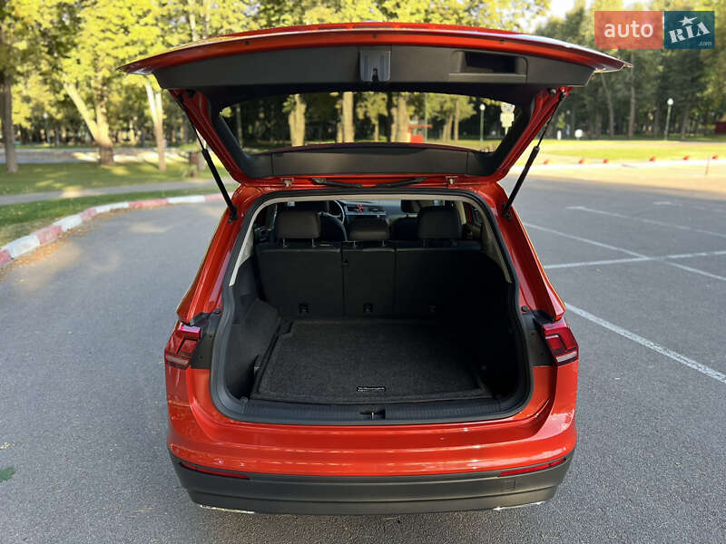 Внедорожник / Кроссовер Volkswagen Tiguan 2019 в Харькове