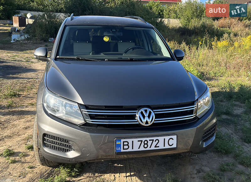 Позашляховик / Кросовер Volkswagen Tiguan 2015 в 