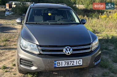 Позашляховик / Кросовер Volkswagen Tiguan 2015 в 