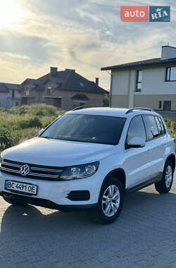 Внедорожник / Кроссовер Volkswagen Tiguan 2016 в 