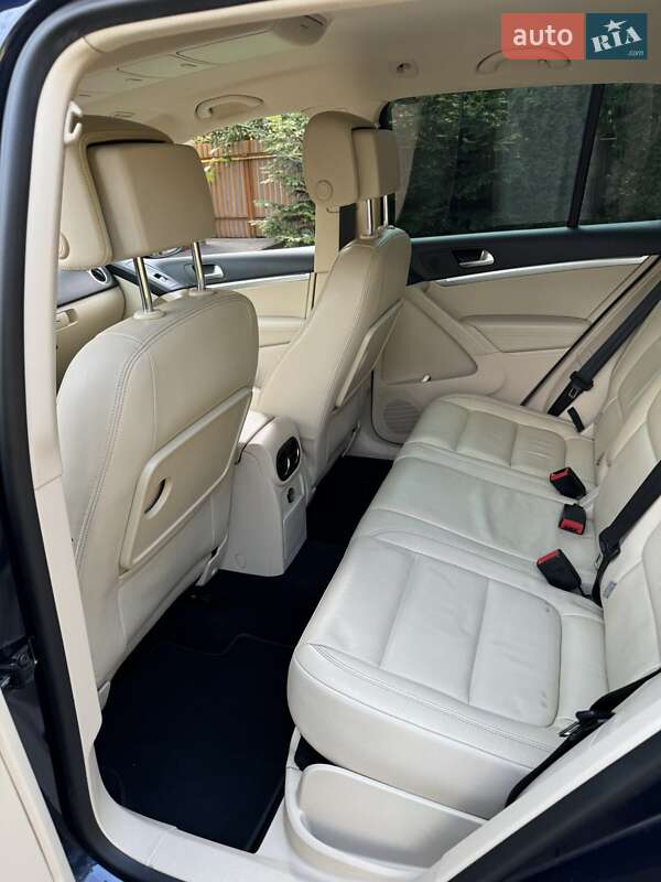 Внедорожник / Кроссовер Volkswagen Tiguan 2012 в Ужгороде
