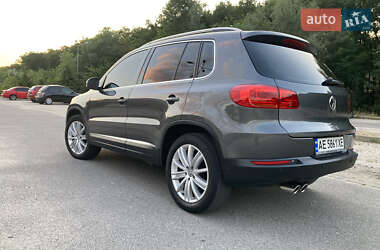 Внедорожник / Кроссовер Volkswagen Tiguan 2012 в 