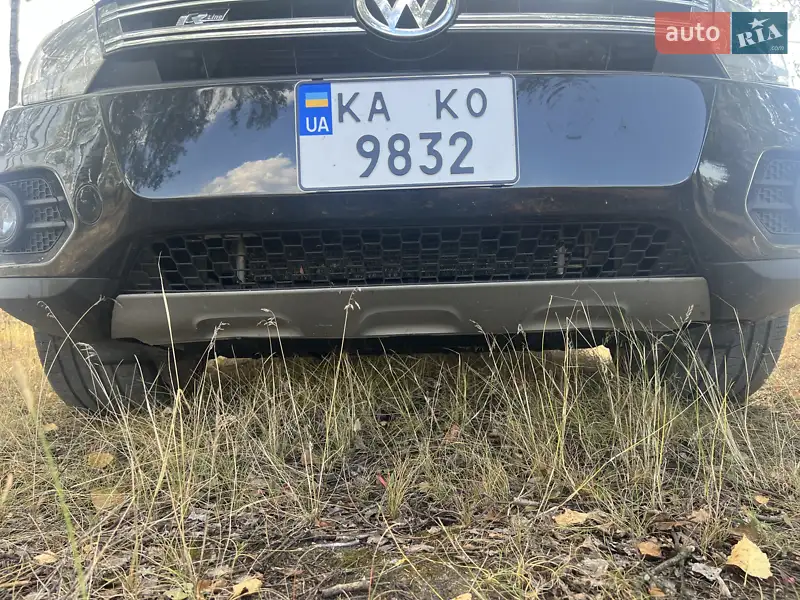 Позашляховик / Кросовер Volkswagen Tiguan 2012 в 