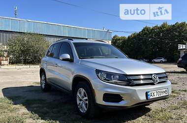 Позашляховик / Кросовер Volkswagen Tiguan 2015 в Харкові