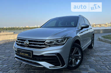 Внедорожник / Кроссовер Volkswagen Tiguan 2021 в Киеве