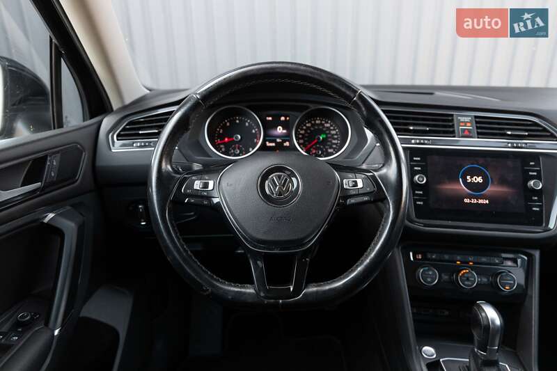 Внедорожник / Кроссовер Volkswagen Tiguan 2017 в Луцке