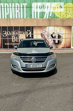 Позашляховик / Кросовер Volkswagen Tiguan 2011 в Краматорську