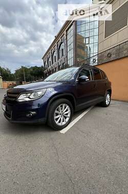 Позашляховик / Кросовер Volkswagen Tiguan 2016 в Одесі