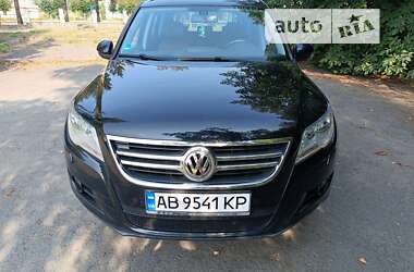 Внедорожник / Кроссовер Volkswagen Tiguan 2009 в Немирове