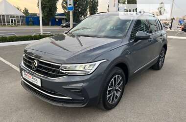 Внедорожник / Кроссовер Volkswagen Tiguan 2024 в Киеве