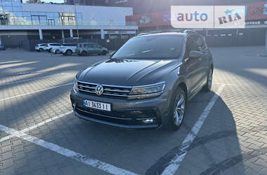 Внедорожник / Кроссовер Volkswagen Tiguan 2020 в Киеве