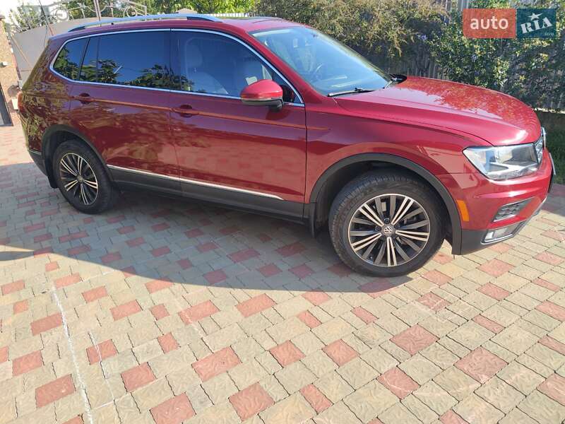 Внедорожник / Кроссовер Volkswagen Tiguan 2017 в Ужгороде фото 2 Внедорожник / Кроссовер Volkswagen Tiguan 2017 в Ужгороде