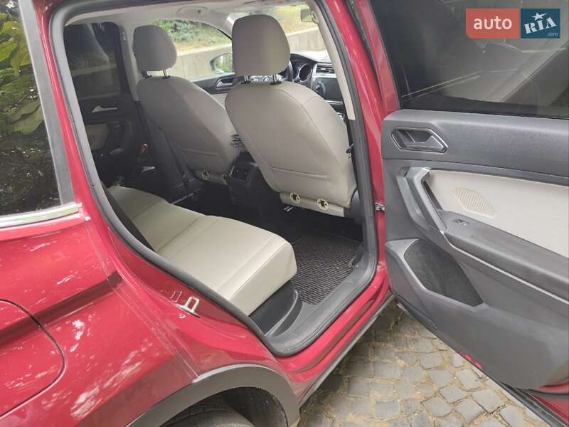 Внедорожник / Кроссовер Volkswagen Tiguan 2017 в Ужгороде фото 16 Внедорожник / Кроссовер Volkswagen Tiguan 2017 в Ужгороде