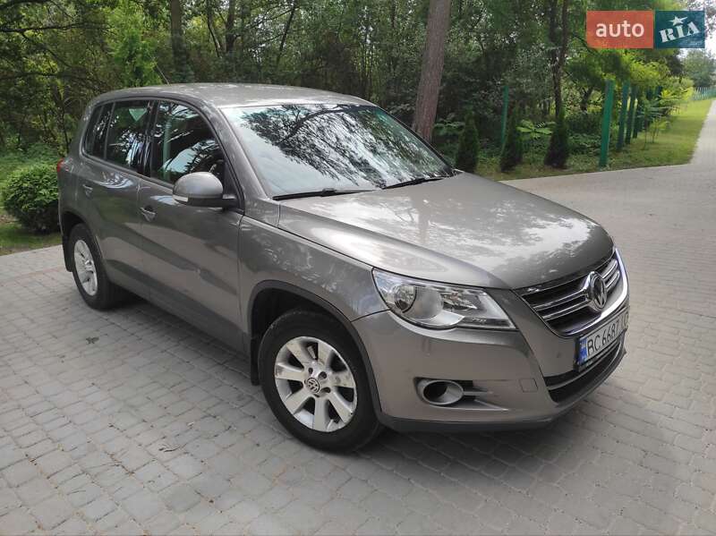 Внедорожник / Кроссовер Volkswagen Tiguan 2010 в Львове