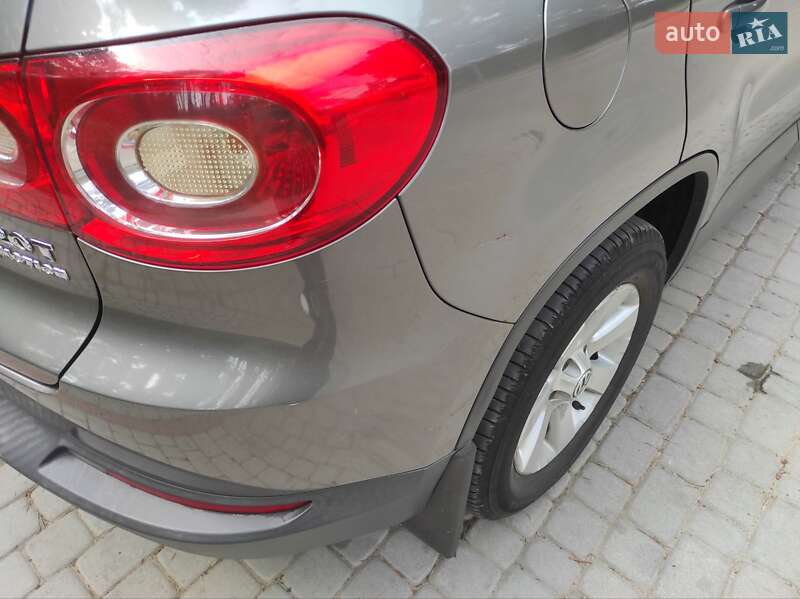 Внедорожник / Кроссовер Volkswagen Tiguan 2010 в Львове