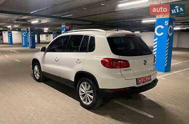 Внедорожник / Кроссовер Volkswagen Tiguan 2014 в Киеве