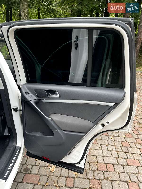 Внедорожник / Кроссовер Volkswagen Tiguan 2012 в Трускавце